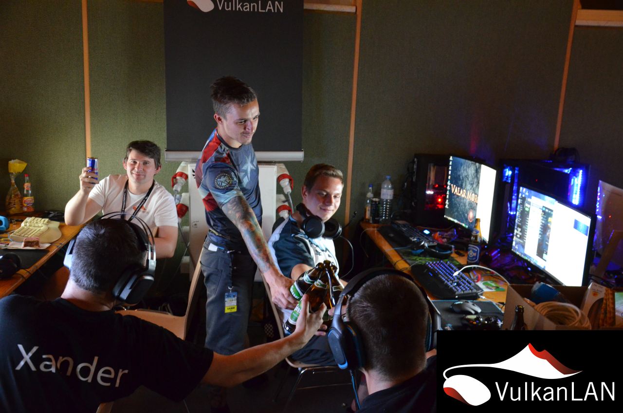 10.Fraghouse LAN Party 086 DSC 0093 1280px