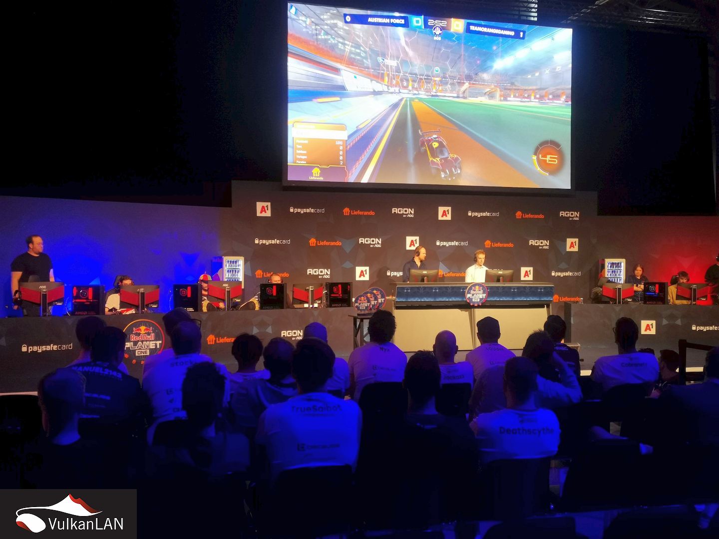 RedBull pLANet one Eingang Halle