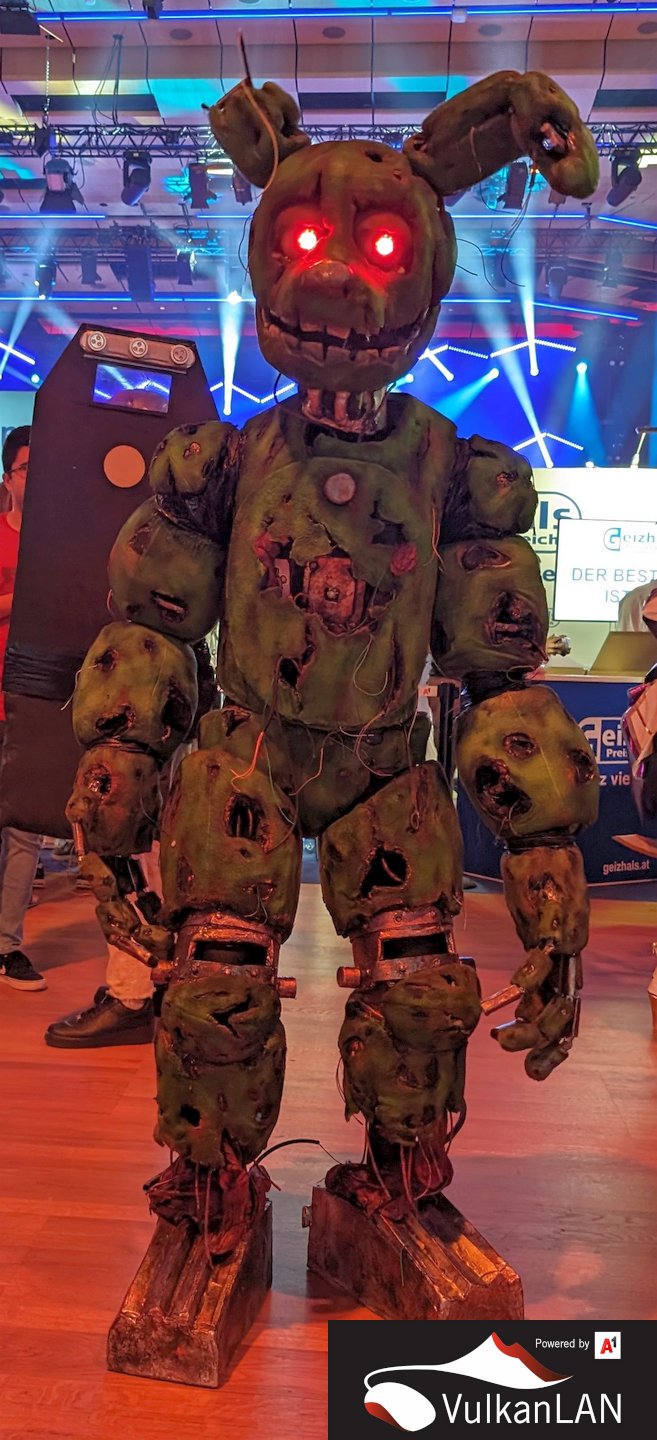 Cosplay1Platz Five Nights at Freddys3 PXL 20240615 111221210.MP